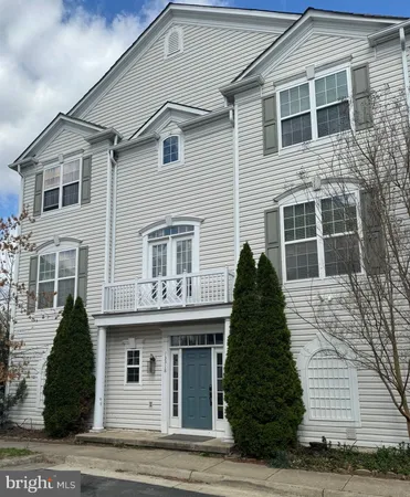 $709,000 | 13318 Summer Garden Walk, Centreville, VA 20120