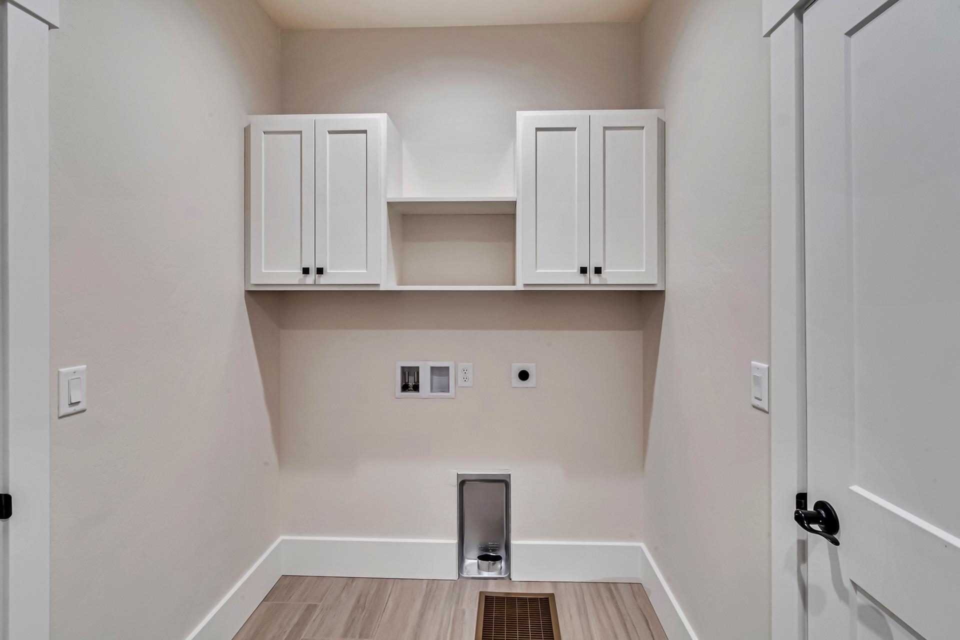 1024 Snowdrop Court Fruita, CO 81521 - Photo 10 of 23 a view of hallway with closet