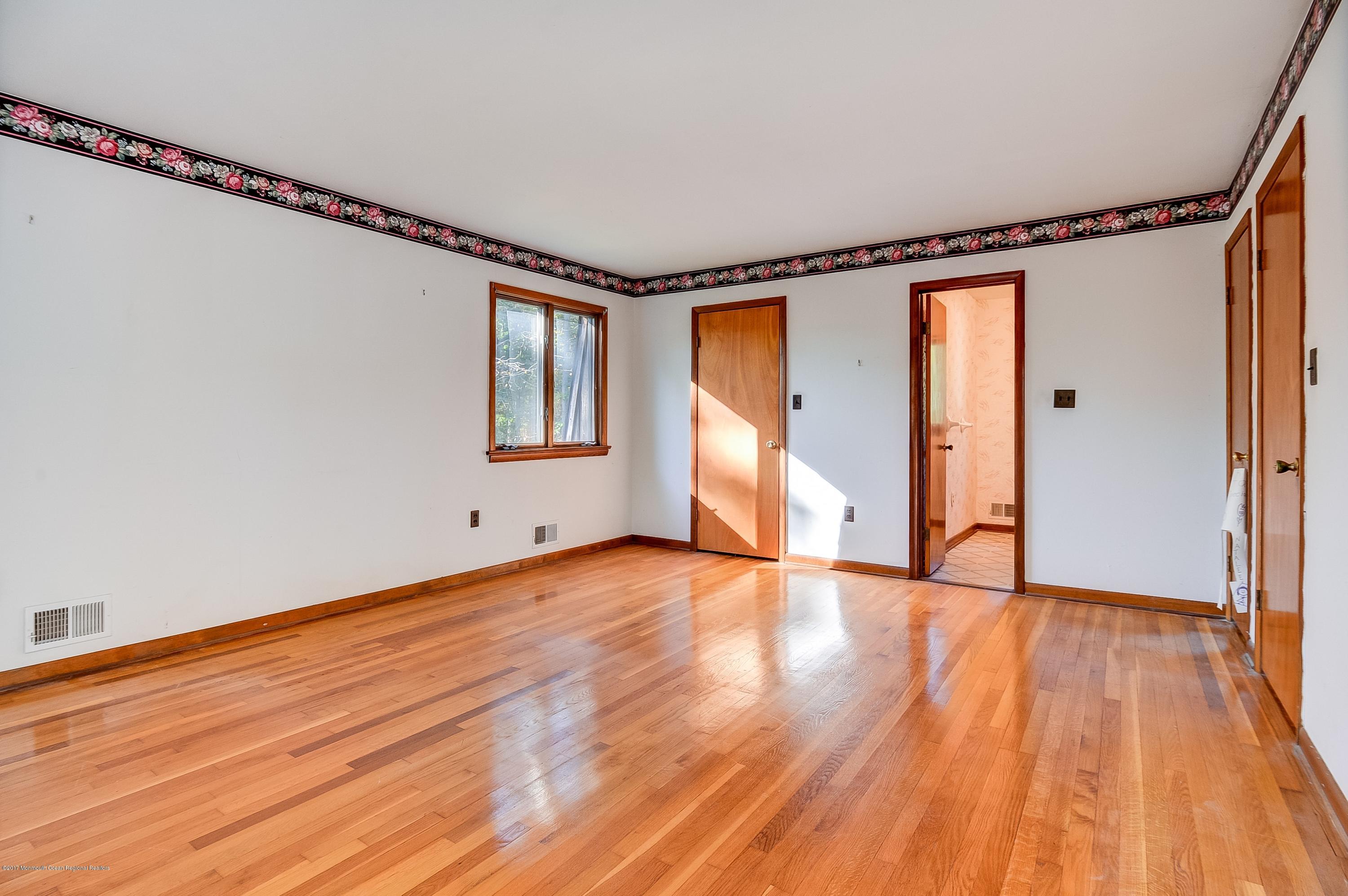22 Pittenger Pond Road Freehold, NJ 07728 - Photo 19 of 27 017_Master
