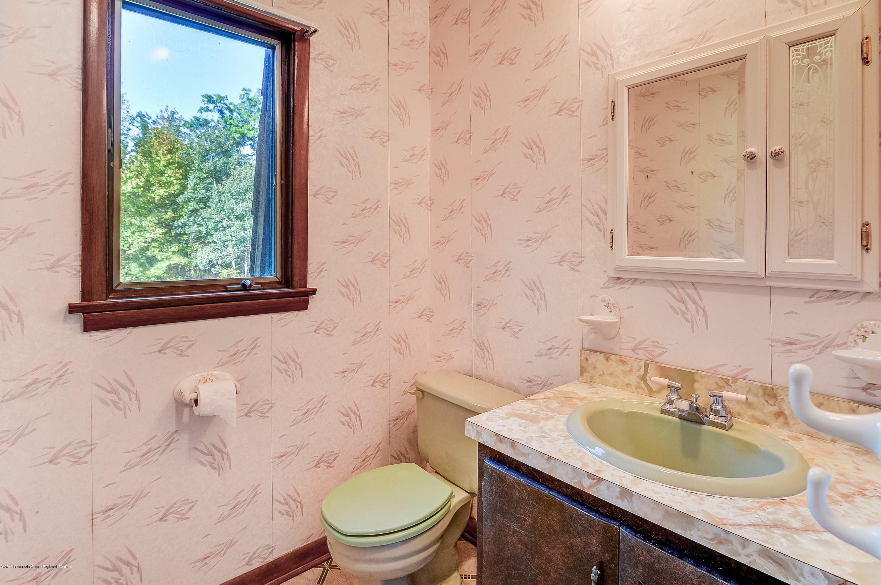 22 Pittenger Pond Road Freehold, NJ 07728 - Photo 20 of 27 018_Master Bathroom