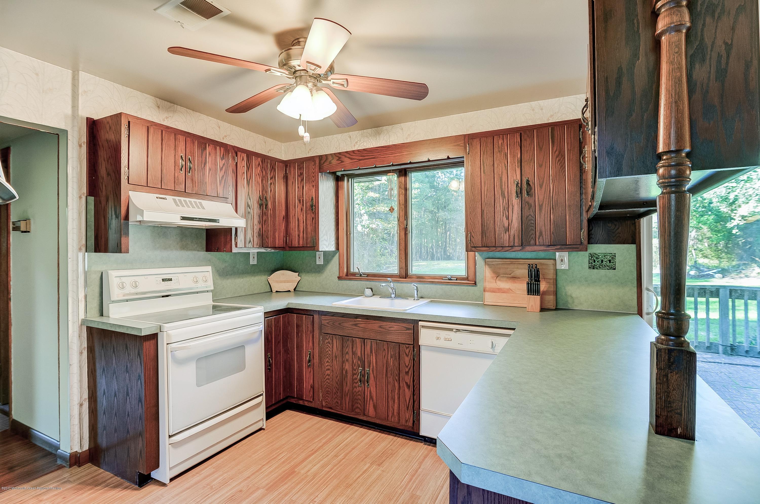 22 Pittenger Pond Road Freehold, NJ 07728 - Photo 5 of 27 005_Kitchen