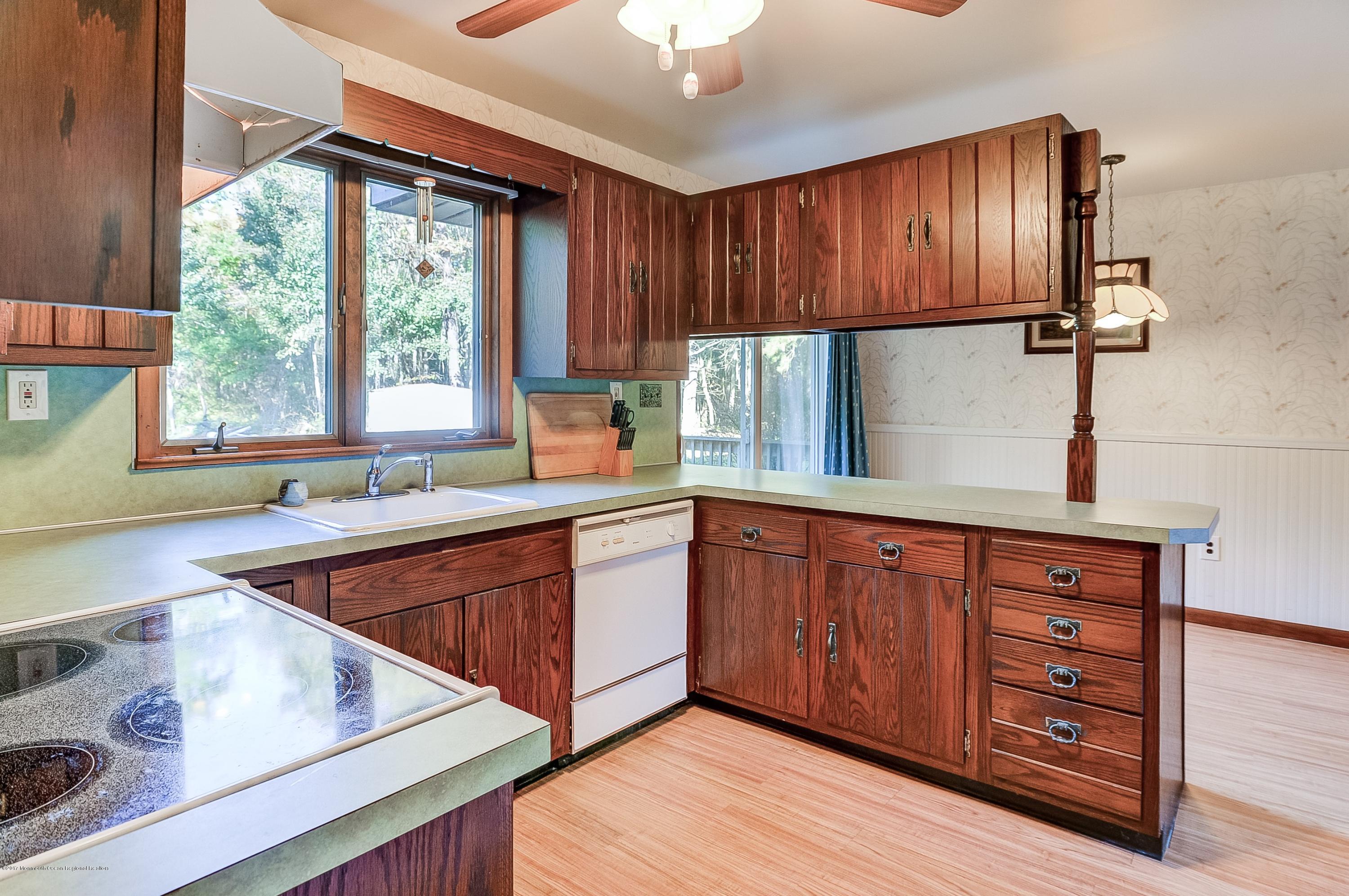 22 Pittenger Pond Road Freehold, NJ 07728 - Photo 6 of 27 006_Kitchen