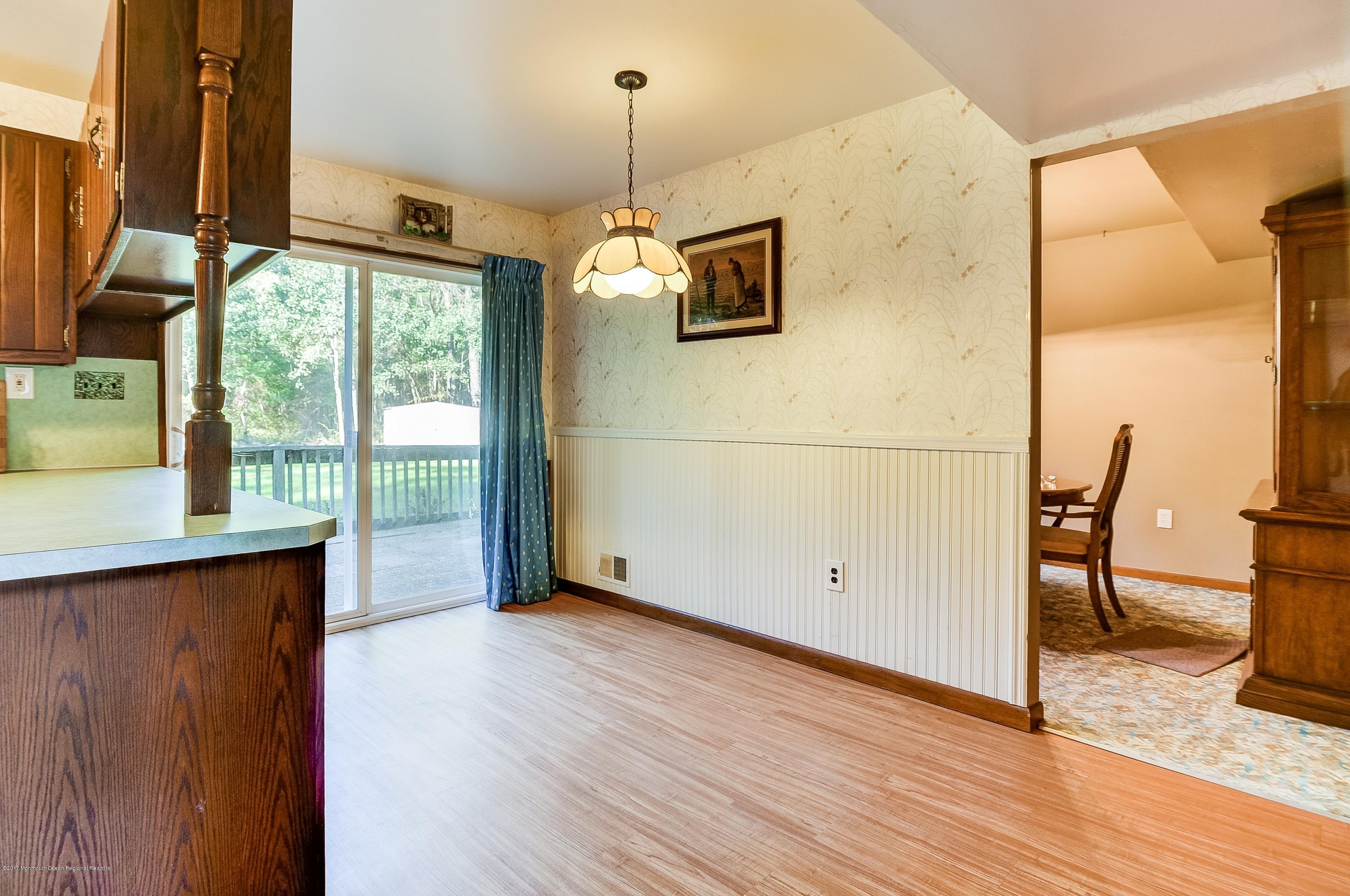 22 Pittenger Pond Road Freehold, NJ 07728 - Photo 8 of 27 008_Breakfast Area
