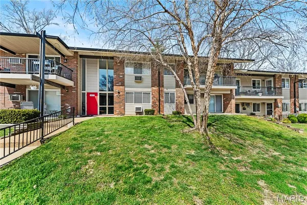 $139,000 | 9117 Villaridge Court, Unit D, St. Louis, MO 63123