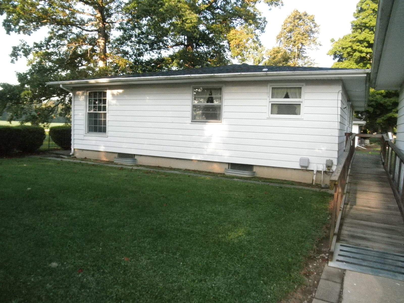 7329 Monroeville Road Hoagland, IN 46745 - Photo 5 of 24