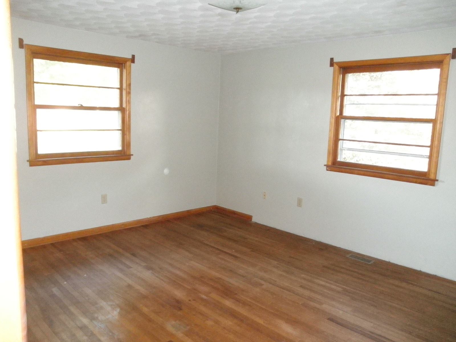 7329 Monroeville Road Hoagland, IN 46745 - Photo 9 of 24