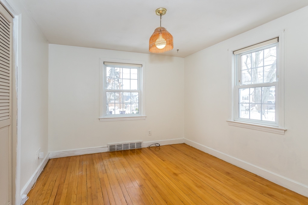 10 Marion Road Weymouth, MA 02191 - Photo 13 of 18