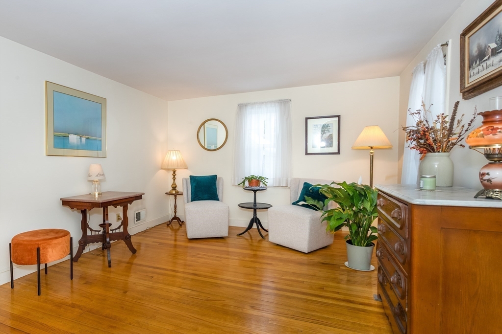 10 Marion Road Weymouth, MA 02191 - Photo 5 of 18