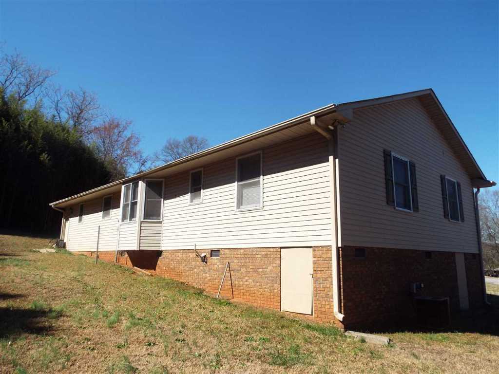 100 Lakeview Circle Clemson, SC 29631 - Photo 3 of 4