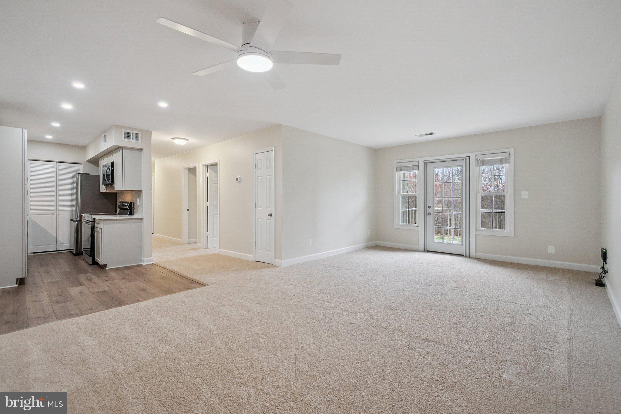 8312-532 Kingsgate Road, Unit G Springfield, VA 22152 - Photo 4 of 32