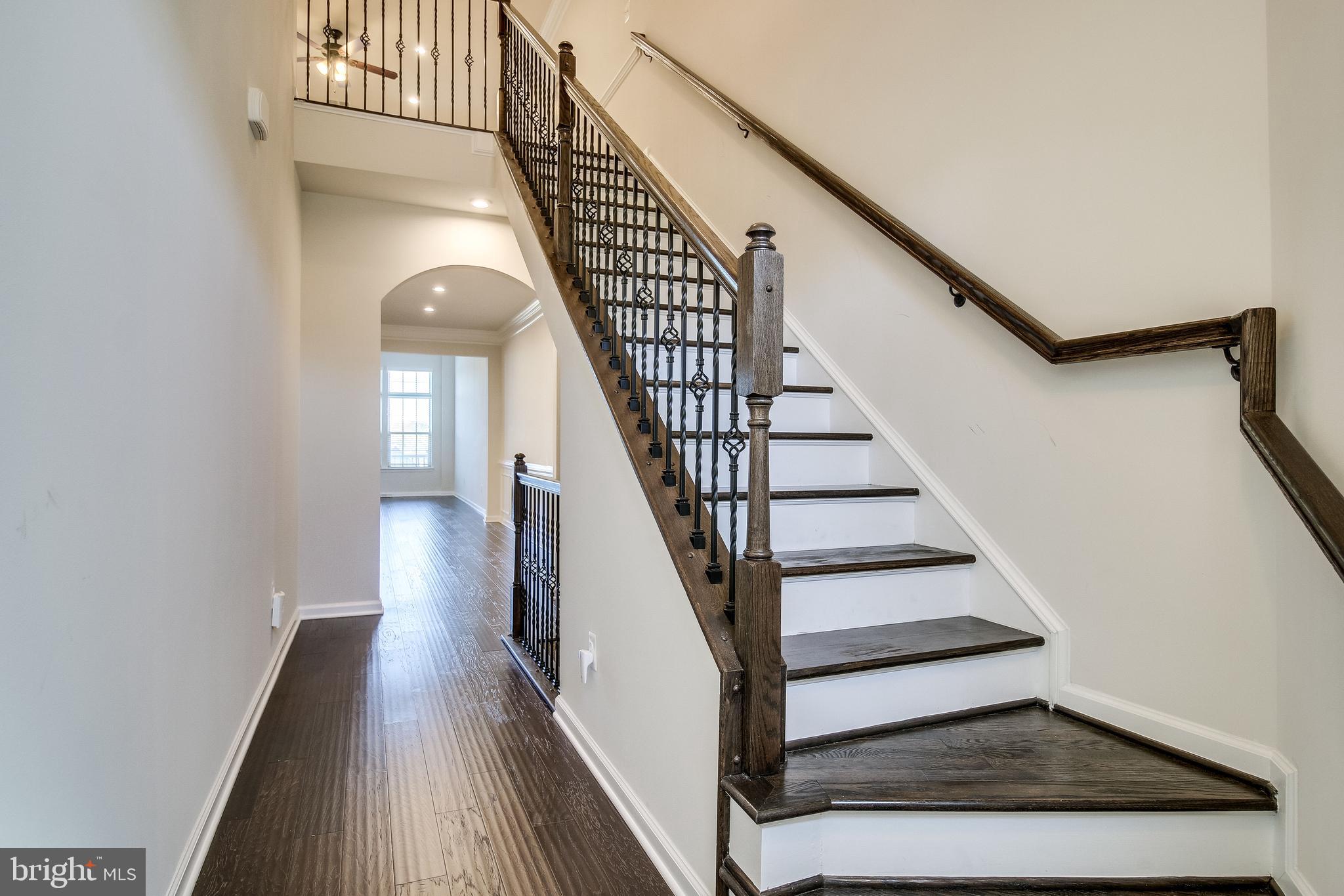18068 Red Mulberry Road Dumfries, VA 22026 - Photo 3 of 40 Foyer with steps to upper level