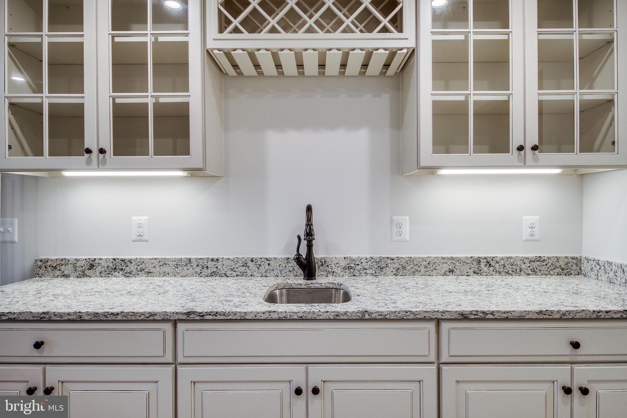 18068 Red Mulberry Road Dumfries, VA 22026 - Photo 27 of 40 wet Bar in lower level