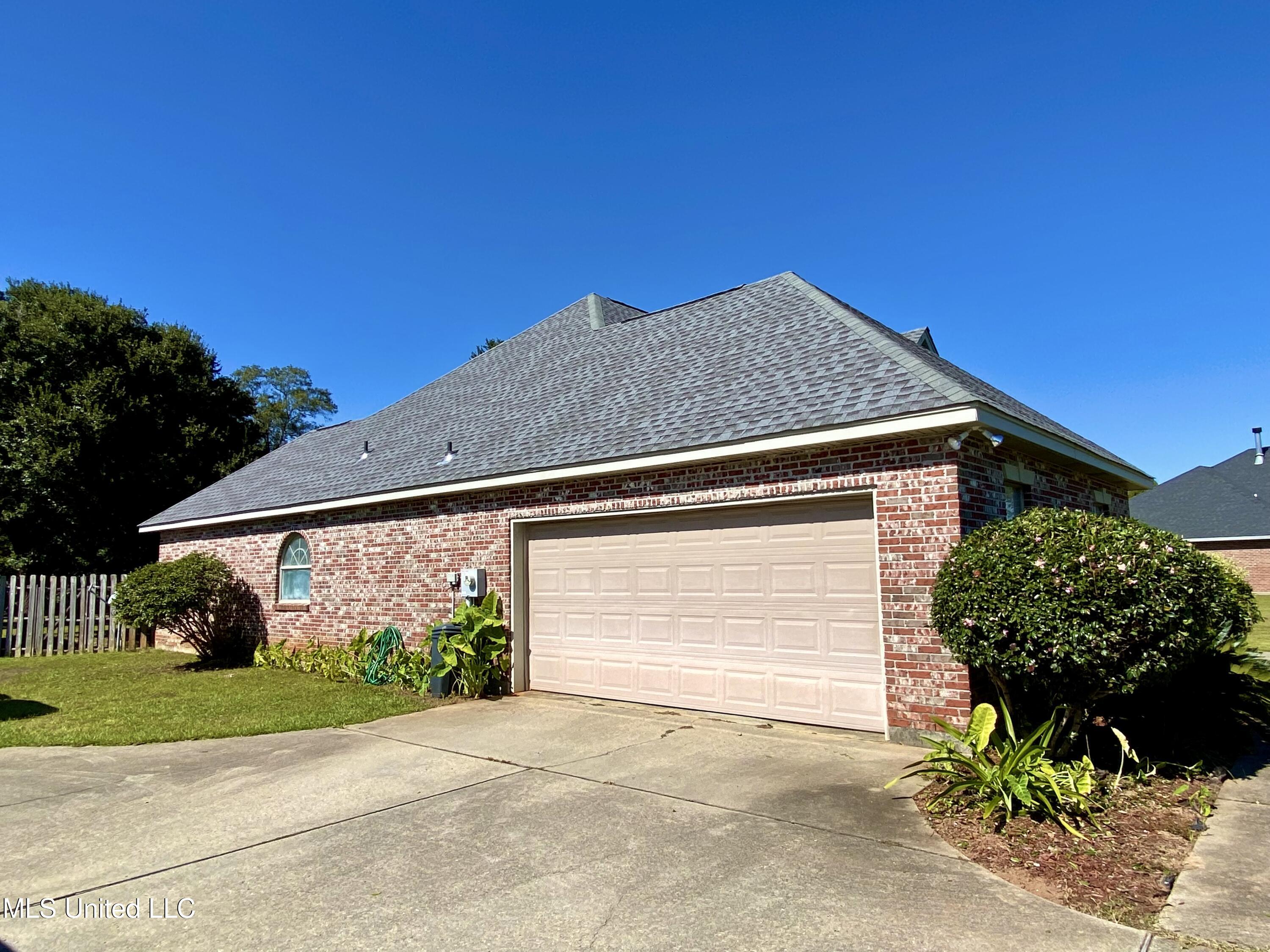 33 Native Dancer Drive Carriere, MS 39426 - Photo 2 of 35 2, IMG_6665