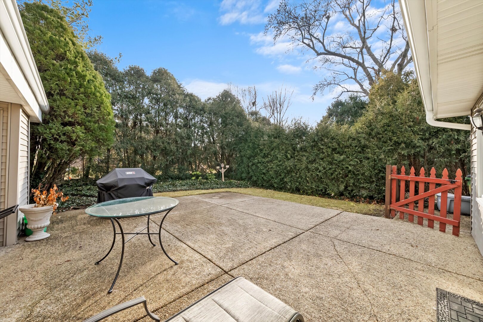 452 Deerpath Road Wood Dale, IL 60191 - Photo 32 of 50 a garden view with a seating space