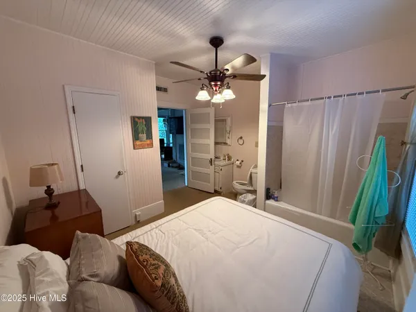 $850,000 | 940 White Lake Drive, Elizabethtown, NC 28337