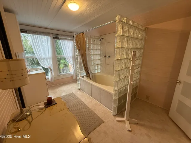 $895,000 | 940 White Lake Drive, Elizabethtown, NC 28337