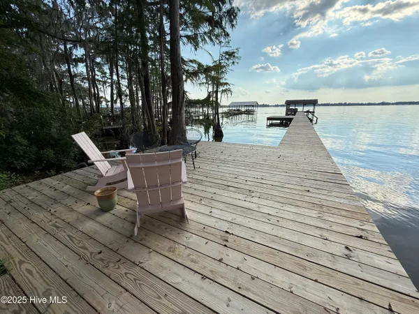 $850,000 | 940 White Lake Drive, Elizabethtown, NC 28337