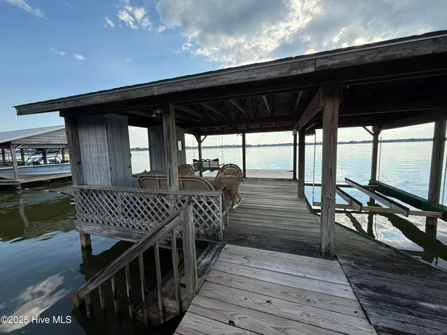 $895,000 | 940 White Lake Drive, Elizabethtown, NC 28337