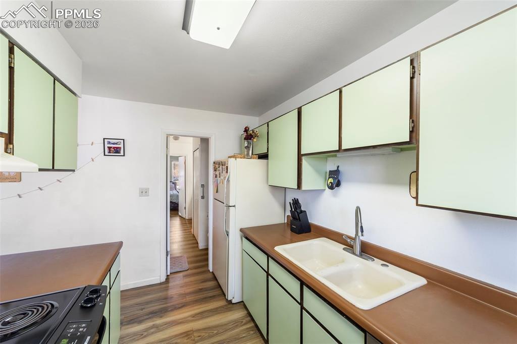 413 Chelton Road Colorado Springs, CO 80910 - Photo 13 of 42