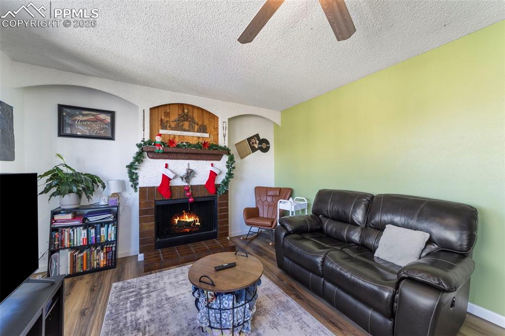 413 Chelton Road Colorado Springs, CO 80910 - Photo 8 of 42