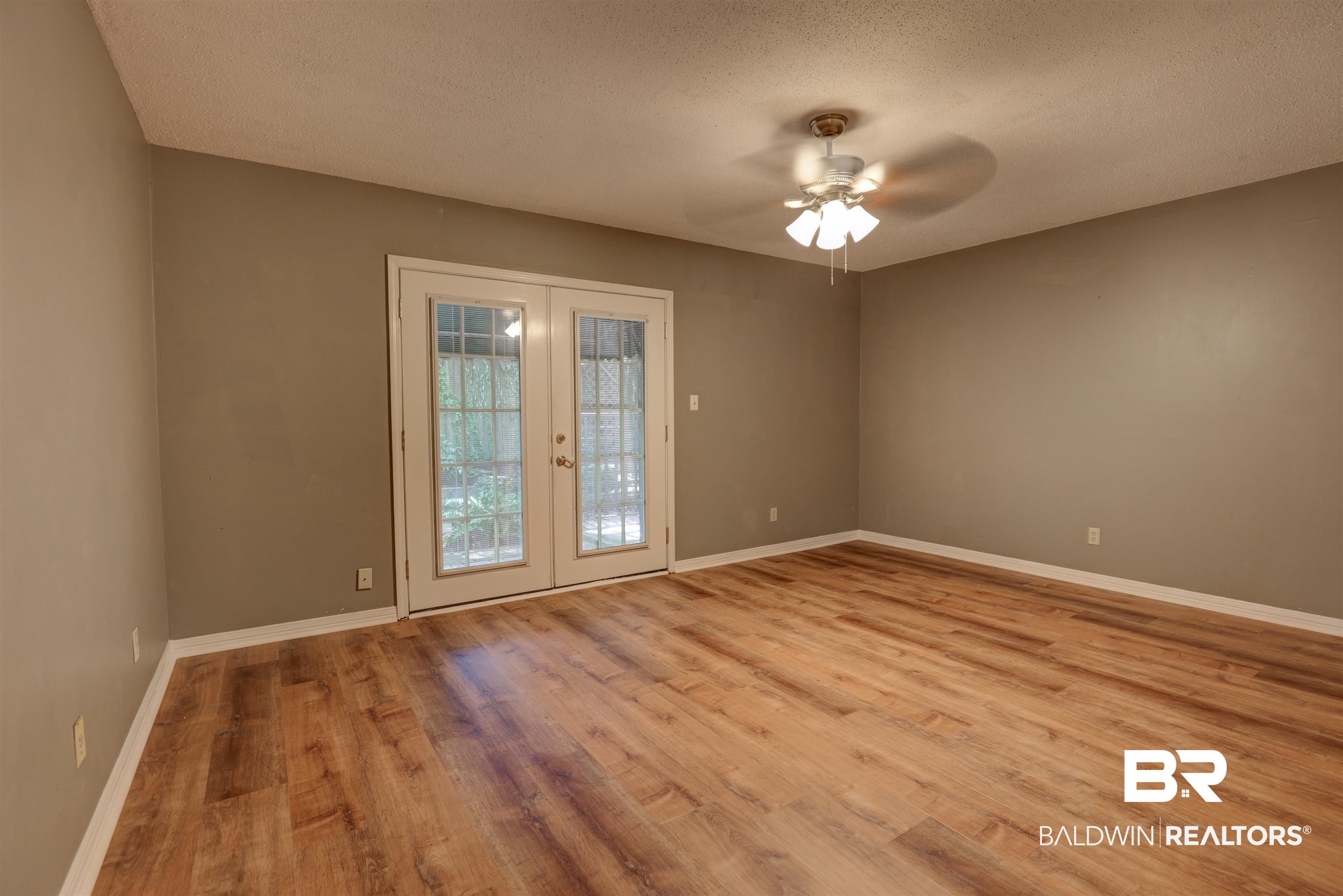 7312 Wild Oaks Road Fairhope, AL 36532 - Photo 17 of 32 Primary Bedroom