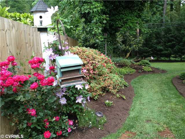 1005 Ridge Top Road Richmond, VA 23229 - Photo 18 of 18 Yard/Garden