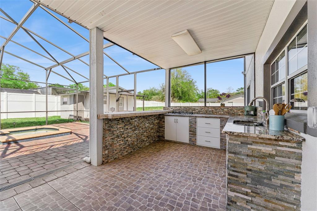 6053 New Hope Road Orlando, FL 32824 - Photo 27 of 40 a room with window