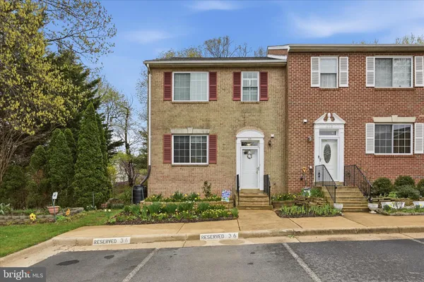 $599,900 | 221 Beacon Drive, Sterling, VA 20164