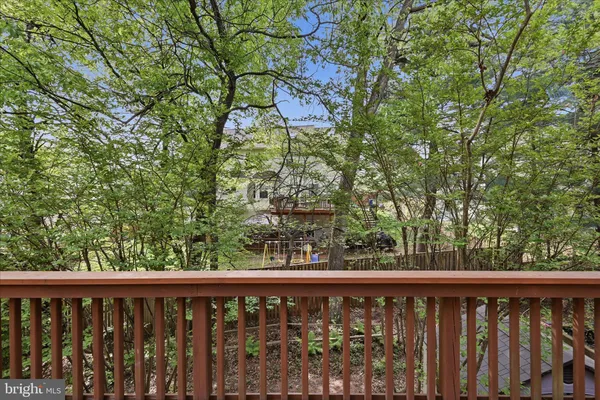 $599,900 | 221 Beacon Drive, Sterling, VA 20164