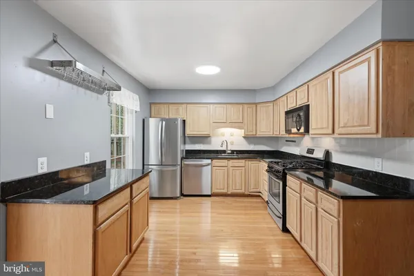 $599,900 | 221 Beacon Drive, Sterling, VA 20164