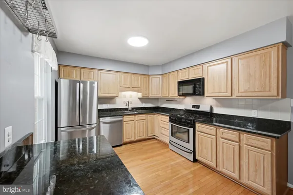 $599,900 | 221 Beacon Drive, Sterling, VA 20164