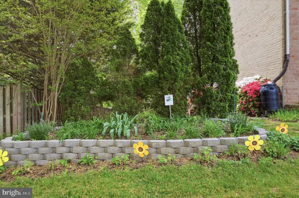 $599,900 | 221 Beacon Drive, Sterling, VA 20164