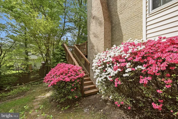 $599,900 | 221 Beacon Drive, Sterling, VA 20164
