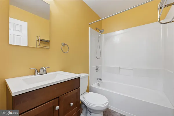 $599,900 | 221 Beacon Drive, Sterling, VA 20164