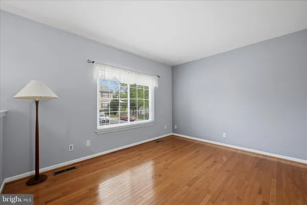$599,900 | 221 Beacon Drive, Sterling, VA 20164