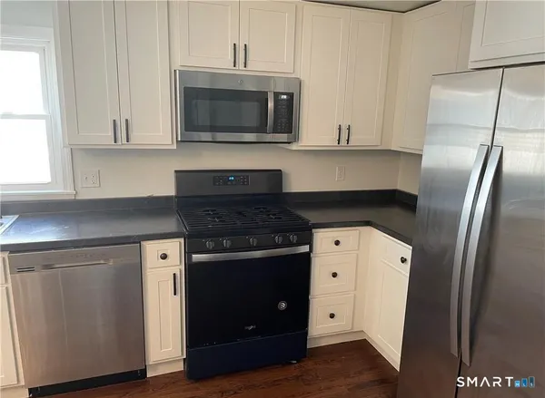 $2,500 | 111 Greenwich Avenue, Unit 2, New Haven, CT 06519