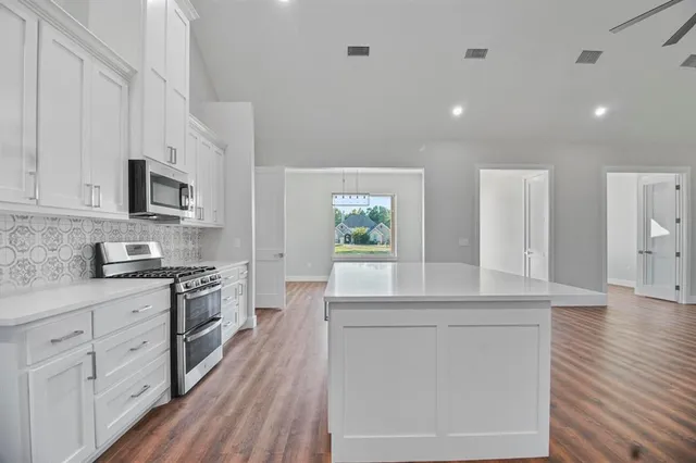 $549,900 | 19682 Dove Rdg Drive, Lindale, TX 75771