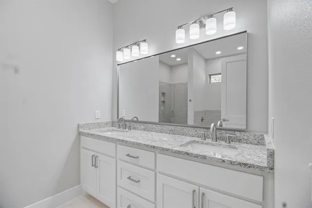 $549,900 | 19682 Dove Rdg Drive, Lindale, TX 75771