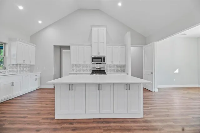 $549,900 | 19682 Dove Rdg Drive, Lindale, TX 75771