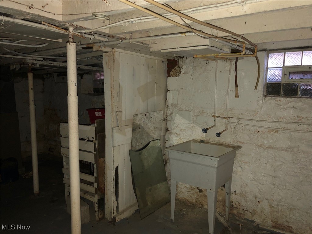7420 Spafford Road Cleveland, OH 44105 - Photo 33 of 39 Laundry area in the basement