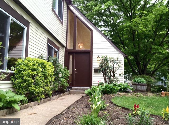 1502 Roundleaf Court Reston, VA 20190 - Photo 1 of 23 Exterior (Front)