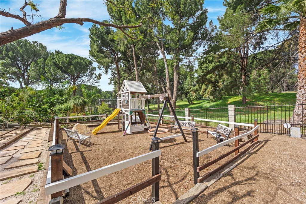 16857 Colven Road Granada Hills, CA 91344 - Photo 37 of 40