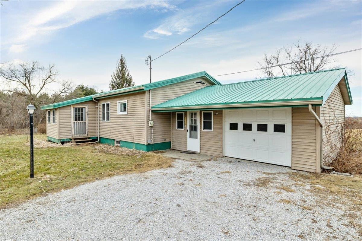 1125 Sheldon Road St. Albans Town, VT 05478 - Photo 3 of 28