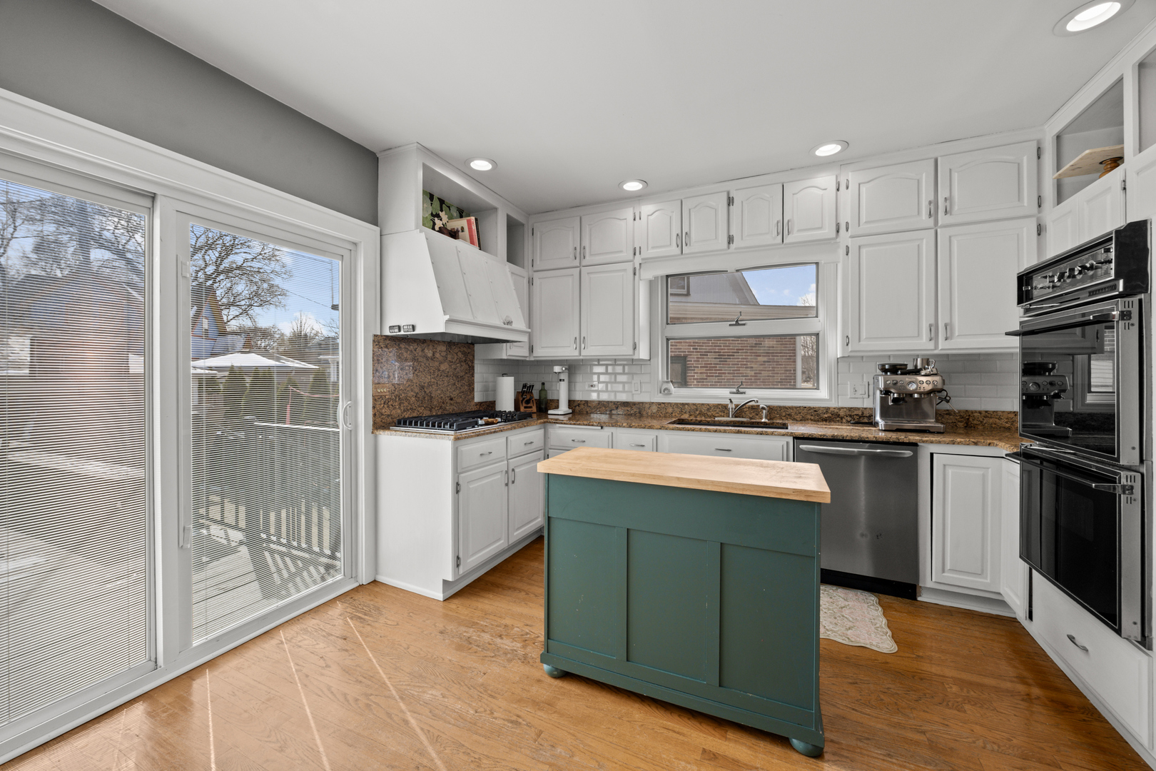 101 Southcote Road Riverside, IL 60546 - Photo 14 of 50