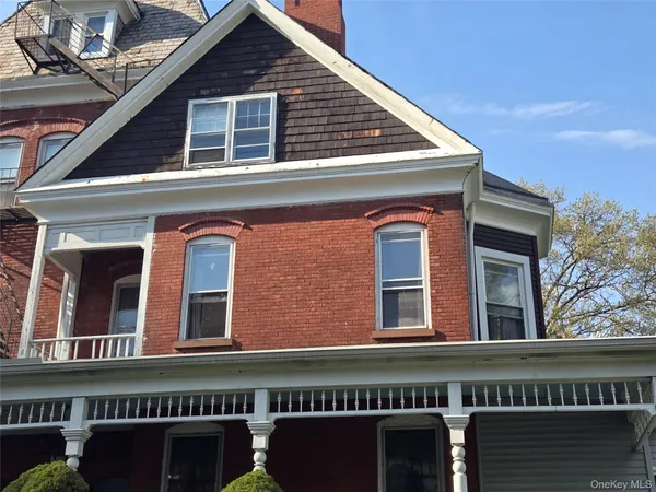 $2,000 | 514 Grand Avenue, Unit 2E, Newburgh, NY 12550
