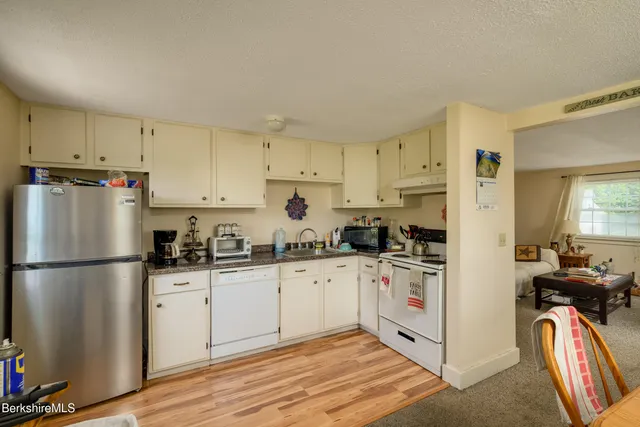 $575,000 | 25-29 New Ashford Road, Williamstown, MA 01267