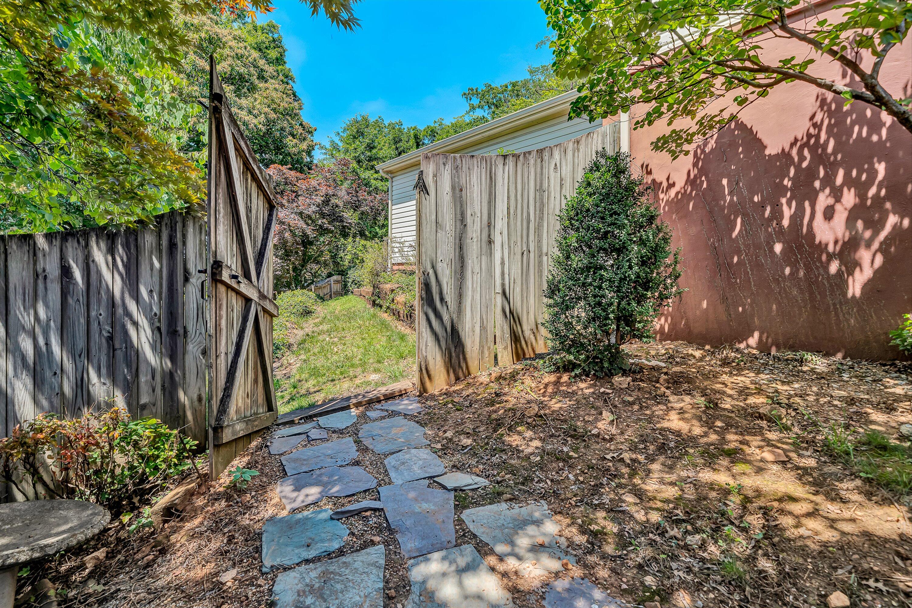 2225 Yellow Mountain Road Southeast Roanoke, VA 24014 - Photo 45 of 52 52-VM-07226