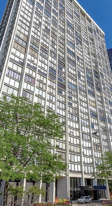 5445 North Sheridan Road, Unit 3012 Chicago, IL 60640 - Photo 2 of 8 view of a building