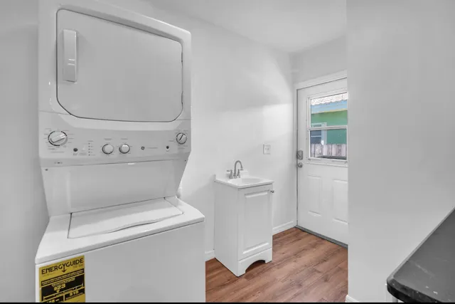 $7,400 | 528 North Palmway, Lake Worth Beach, FL 33460