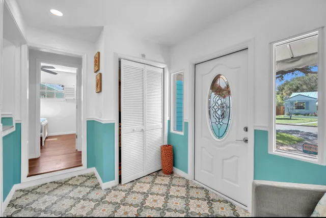 $7,400 | 528 North Palmway, Lake Worth Beach, FL 33460